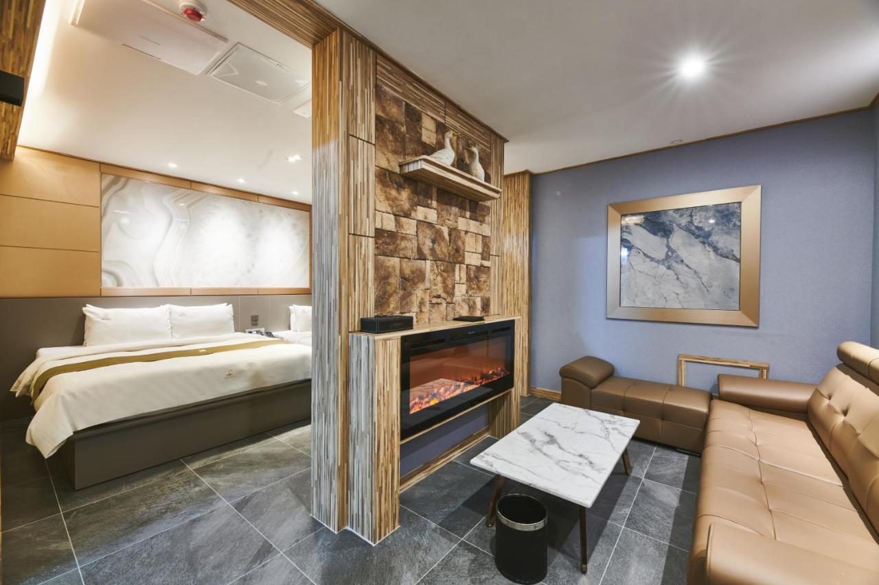 Aura Hotel Ansan Exterior photo
