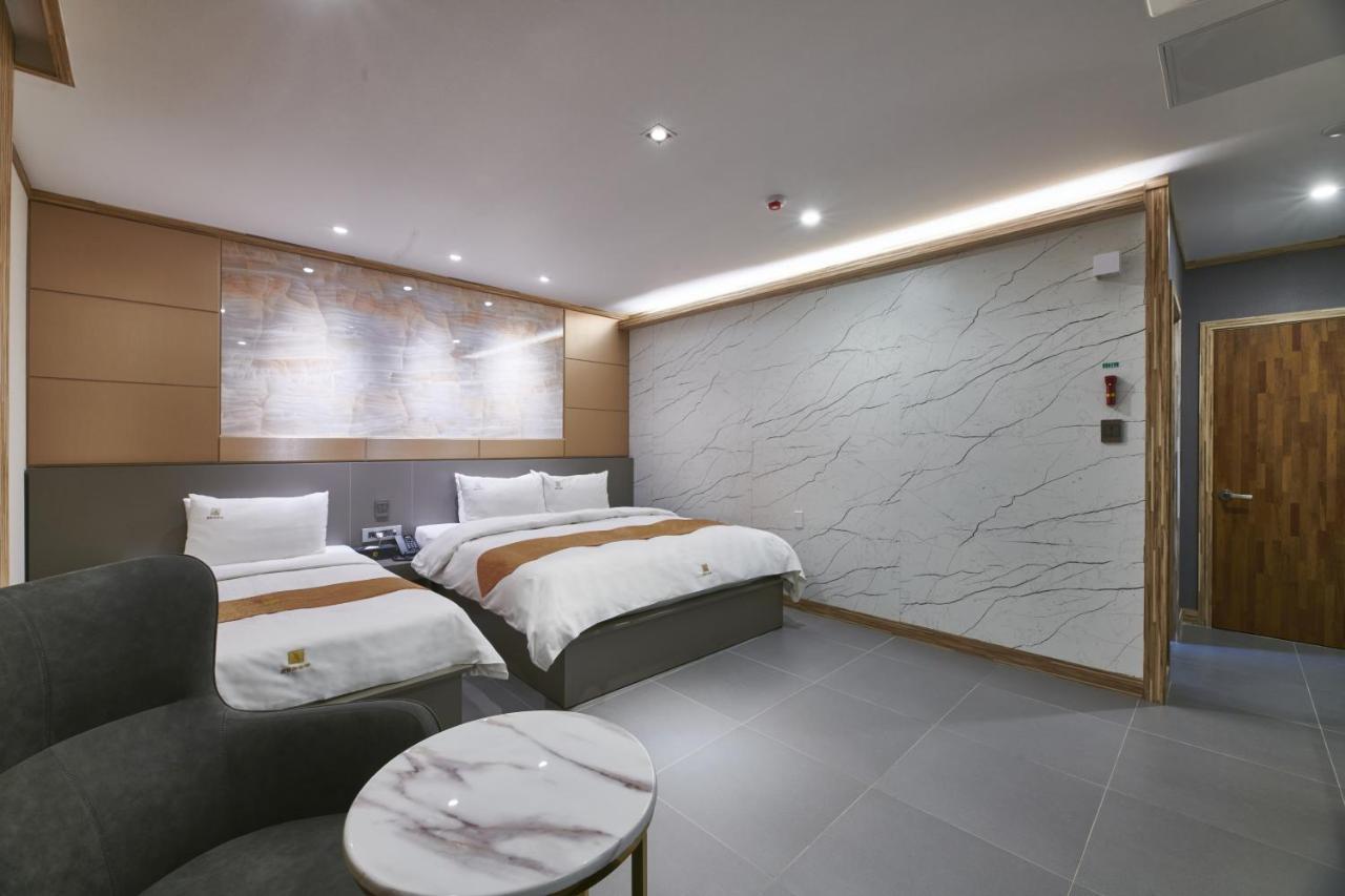 Aura Hotel Ansan Exterior photo