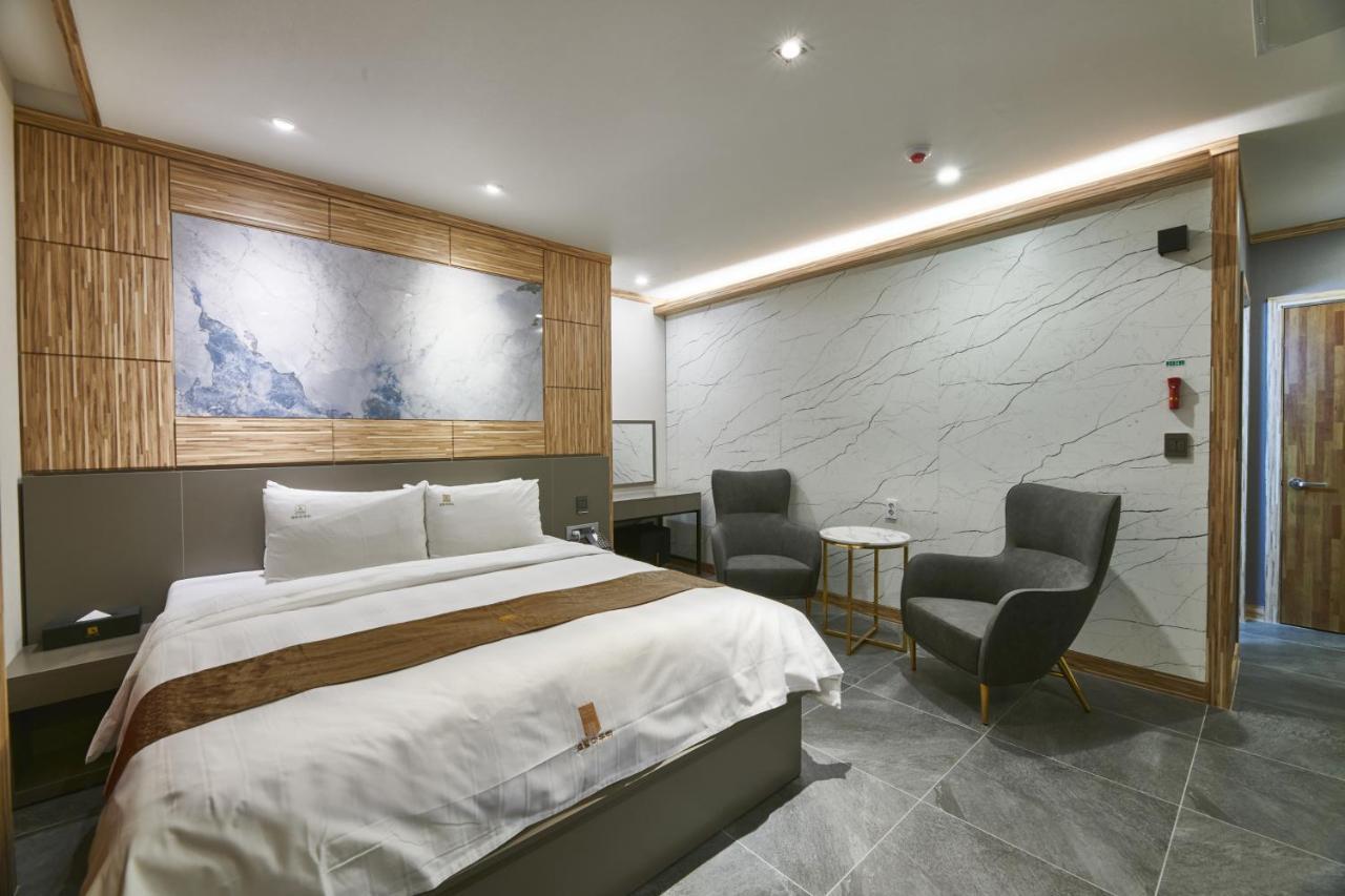 Aura Hotel Ansan Exterior photo
