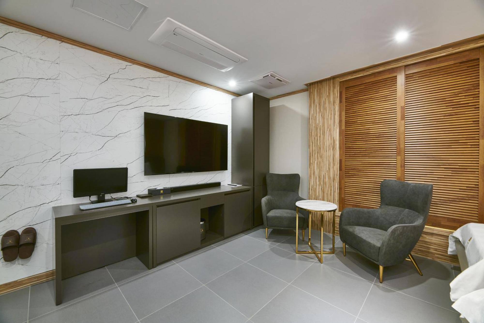Aura Hotel Ansan Exterior photo