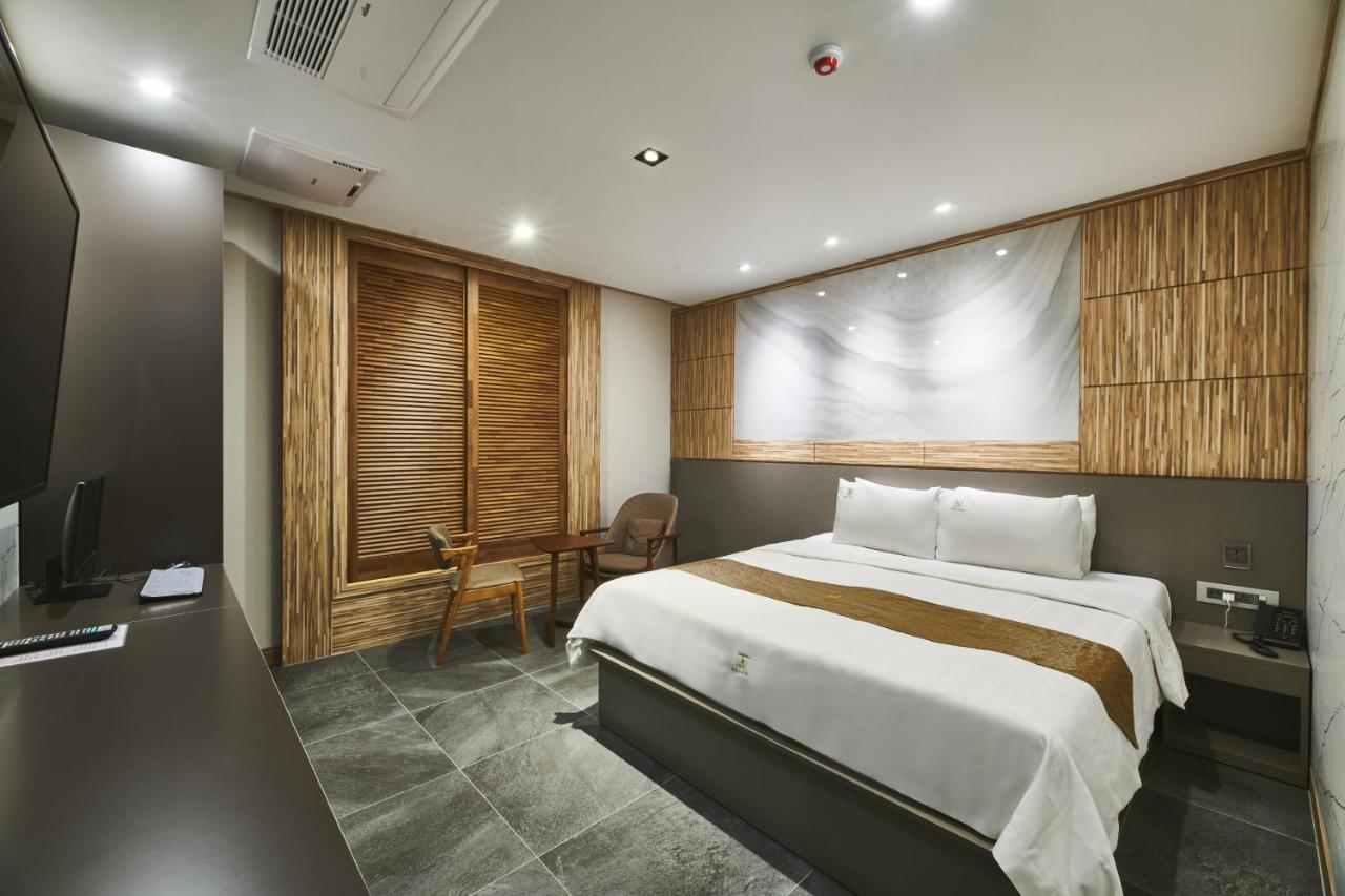 Aura Hotel Ansan Exterior photo