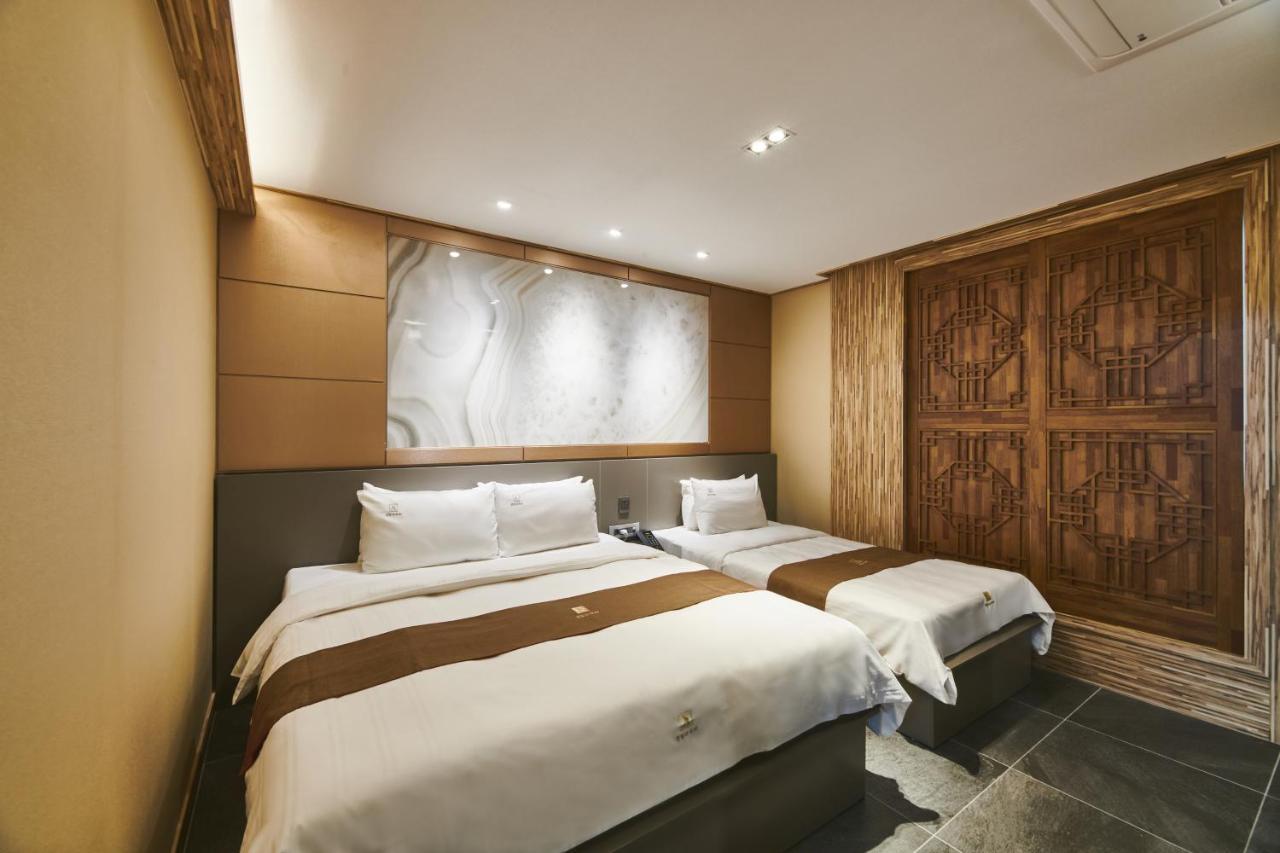 Aura Hotel Ansan Exterior photo