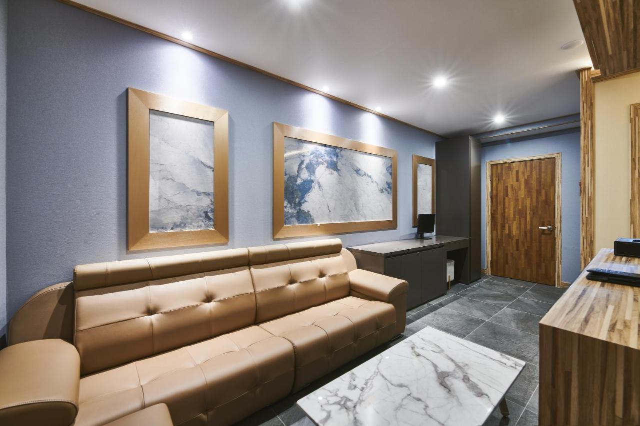 Aura Hotel Ansan Exterior photo