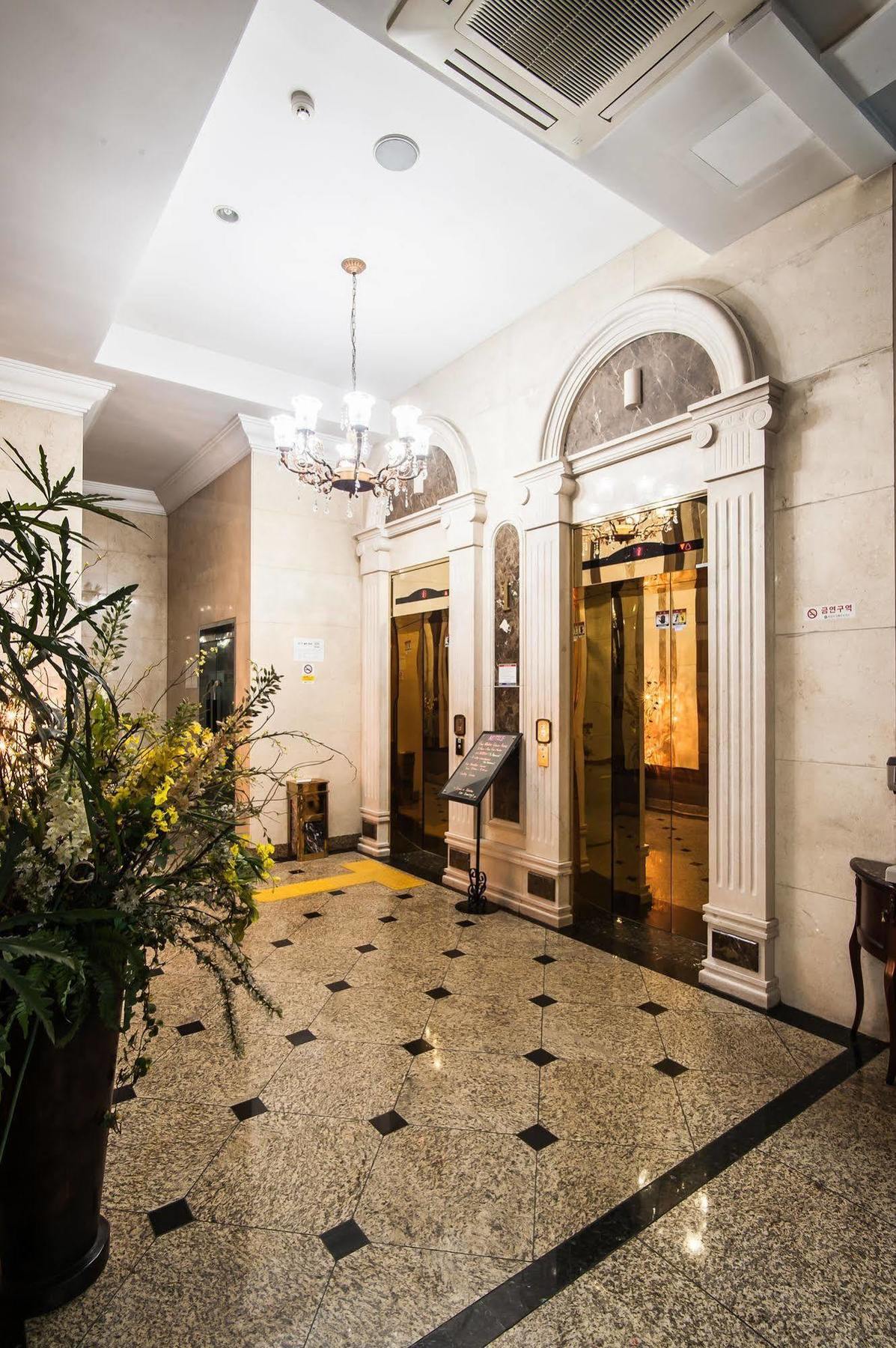 Aura Hotel Ansan Exterior photo