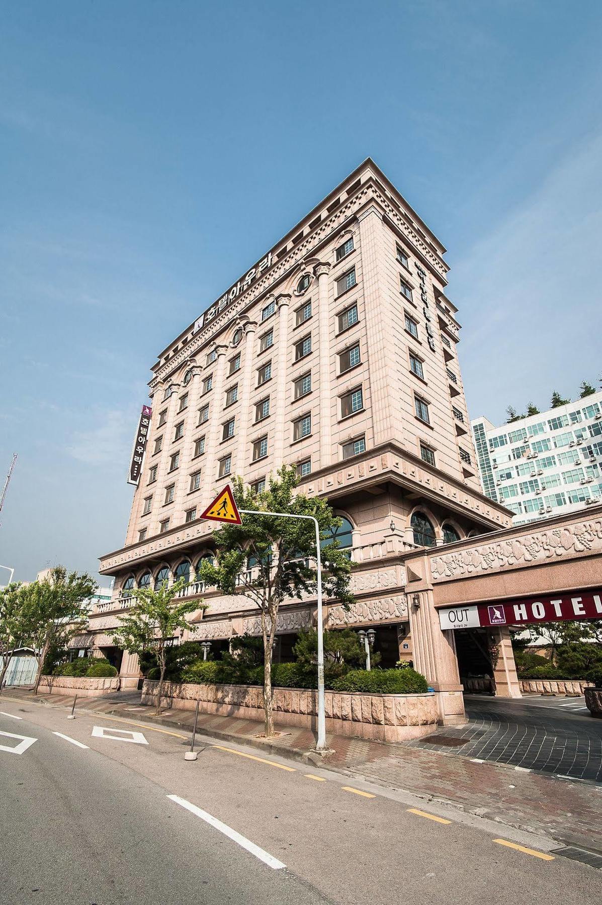 Aura Hotel Ansan Exterior photo